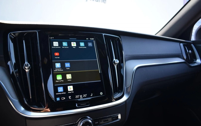 Volvo V60 cena 279900 przebieg: 30000, rok produkcji 2023 z Wrocław małe 407